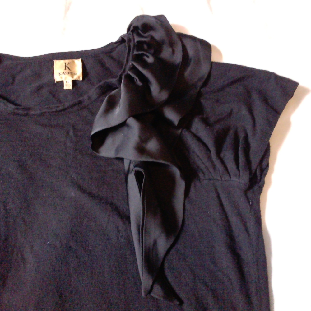 Kasper Black Ruffle Neck Cap Sleeve Top